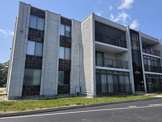 17 Skyline Dr Unit 3, Braintree, MA 02184 - view of apartment building / complex