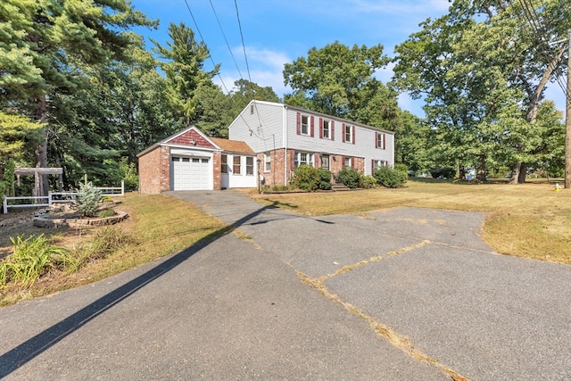 view of front of property with a front lawn