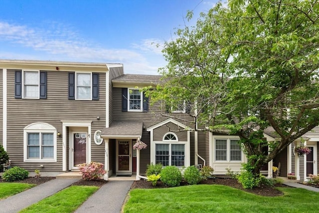 19 Garden St Unit 406, Danvers, MA 01923 - townhome / multi-family property with a front lawn