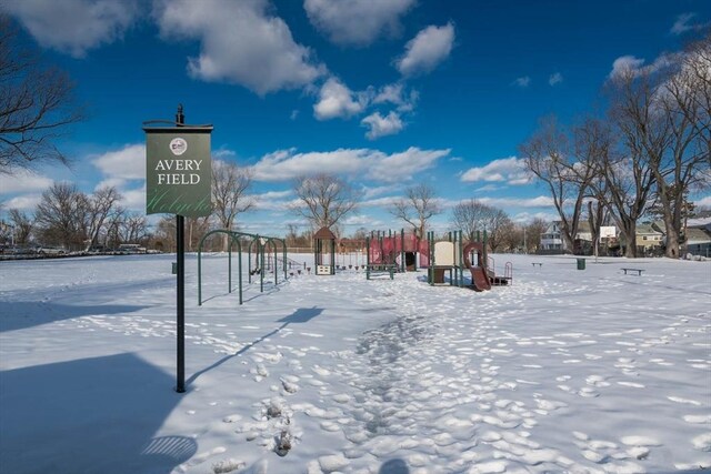 surrounding community with playground community