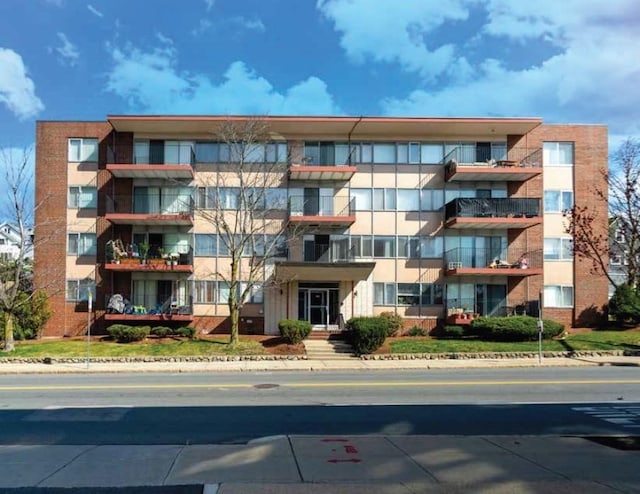 333 Main St, Melrose, MA 02176 - view of apartment building / complex