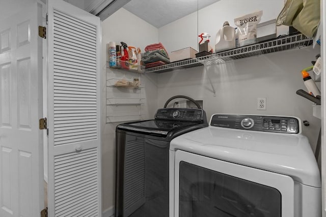 447 Old Connecticut Path, Framingham, MA 01701 - laundry room with independent washer and dryer