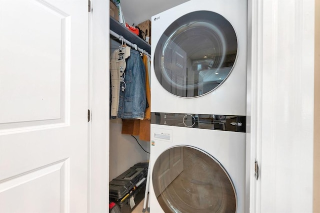 600 Shirley St Unit 3, Winthrop, MA 02152 - laundry room featuring stacked washer and clothes dryer