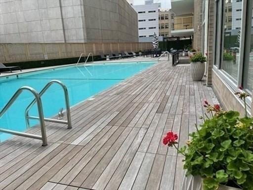 151 Tremont St Unit 9N, Boston, MA 02111 - view of community pool