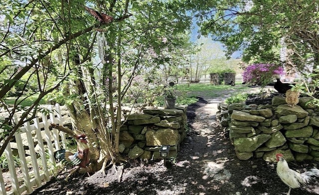 5 Putnam Hill Rd, Sutton, MA 01590 - view of yard featuring fence