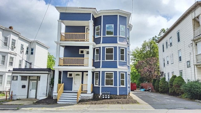 97-99 Blaisdell St Unit 2, Haverhill, MA 01832 - view of front of property with a balcony