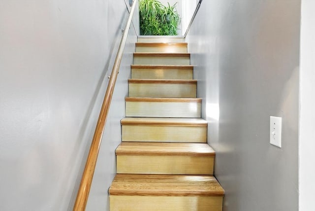 6 Hillcrest Dr, Hopkinton, MA 01748 - view of staircase