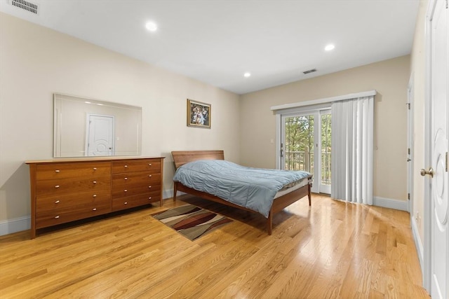 bedroom with access to outside, light wood-style floors, visible vents, and baseboards