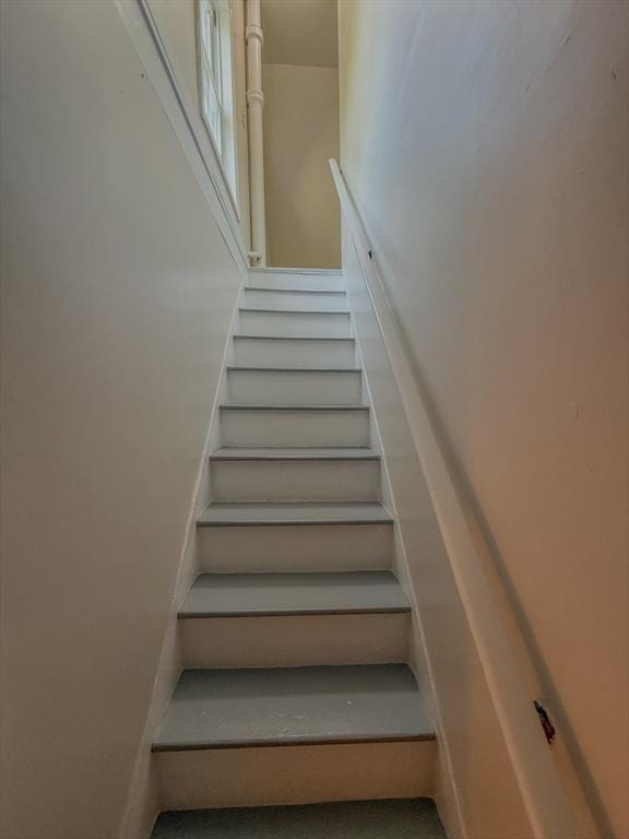 68 Forest St, Lowell, MA 01851 - view of stairs
