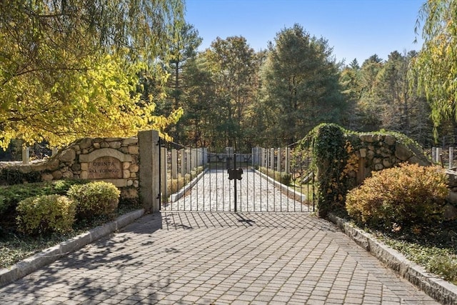 150 Horseneck Rd, Dartmouth, MA 02748 - view of gate