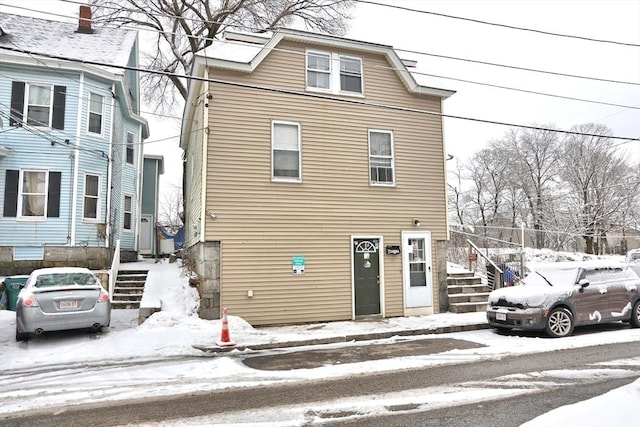 view of front property