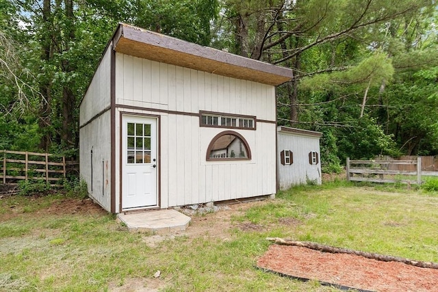 10 Worcester Rd, Townsend, MA 01469 - view of outdoor structure with a view of trees