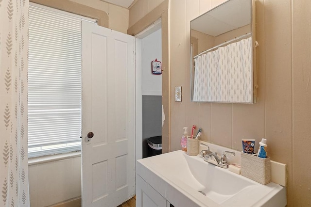 85 Everett St, Southbridge, MA 01550 - bathroom featuring vanity