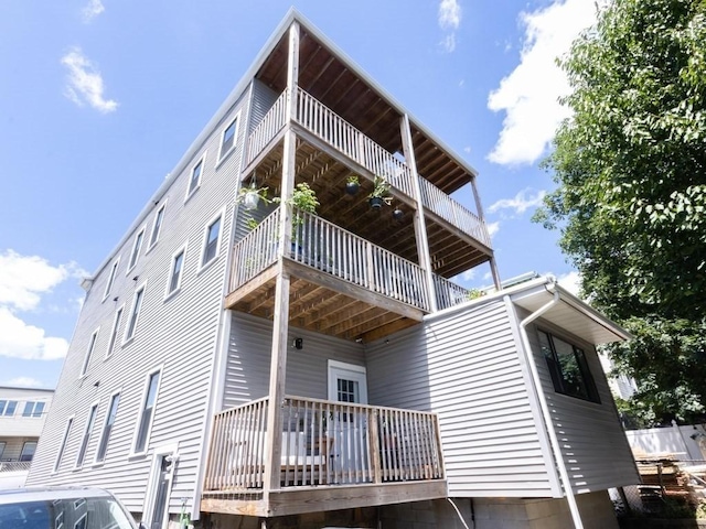 447 Frankfort St Unit 3, Boston, MA 02128 - view of side of property with a balcony