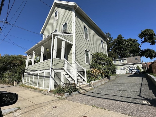 view of front of house with covered porch