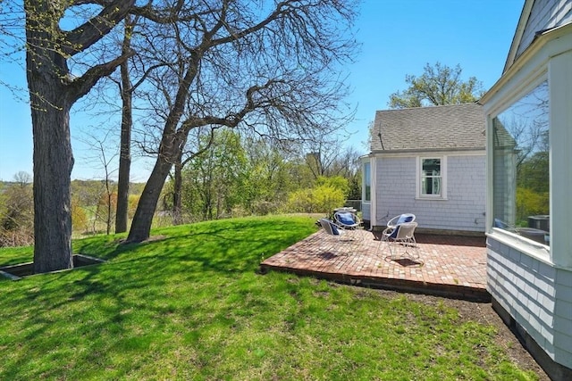 view of yard featuring a patio