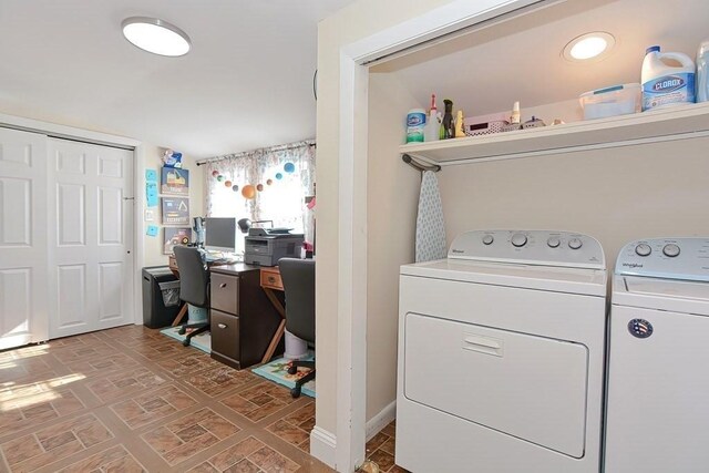 48 Tappan St, Everett, MA 02149 - laundry room with washing machine and clothes dryer and a desk