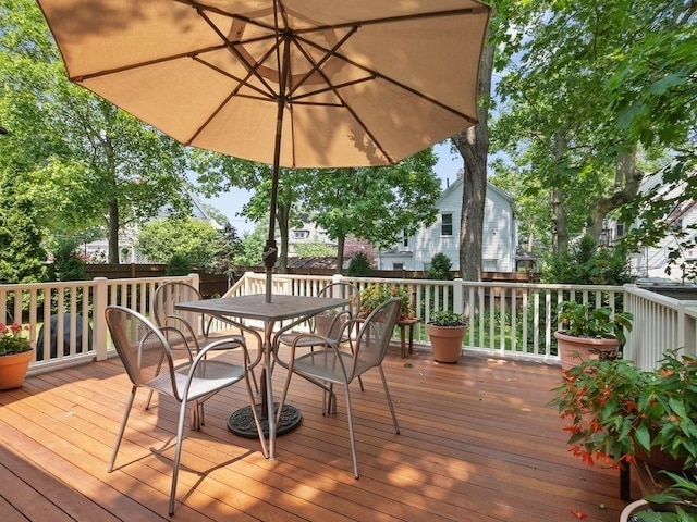 110 Woerd Ave, Waltham, MA 02453 - deck with outdoor dining space