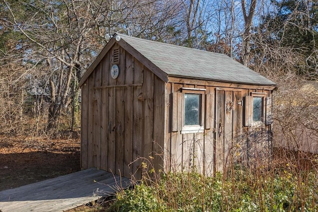 view of outbuilding