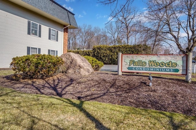 view of community / neighborhood sign