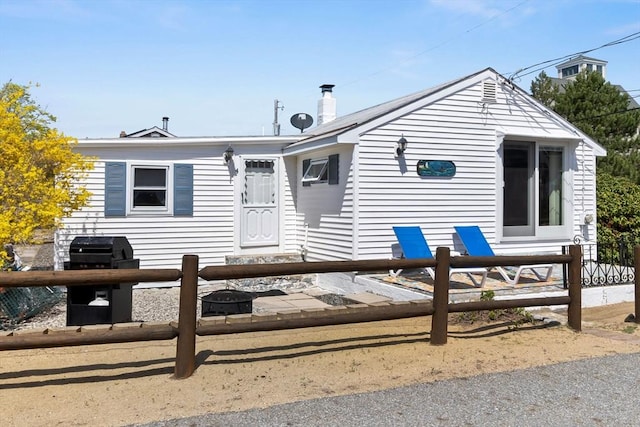 view of front of property