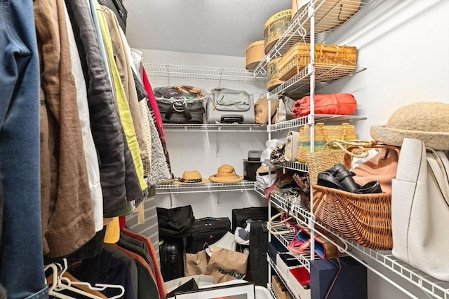 70 Humphreys Ln Unit 70, Duxbury, MA 02332 - view of spacious closet