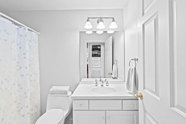 70 Humphreys Ln Unit 70, Duxbury, MA 02332 - full bath featuring vanity, toilet, and a shower with shower curtain