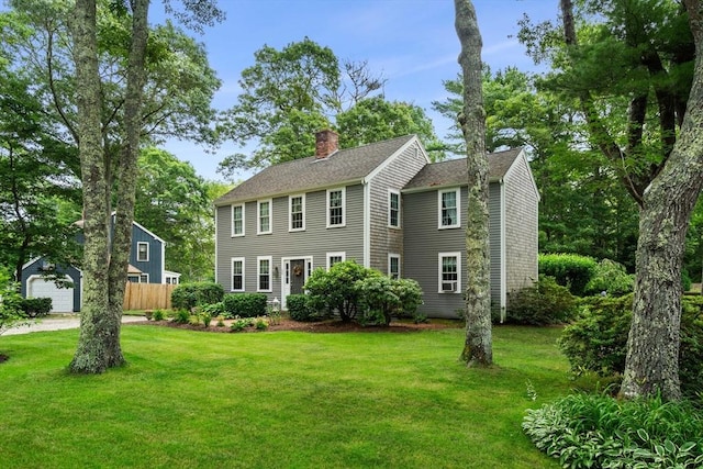 view of front of property with a front yard