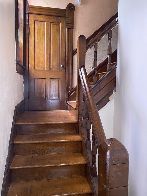 49 Euclid Ave, Springfield, MA 01108 - stairway with a textured wall