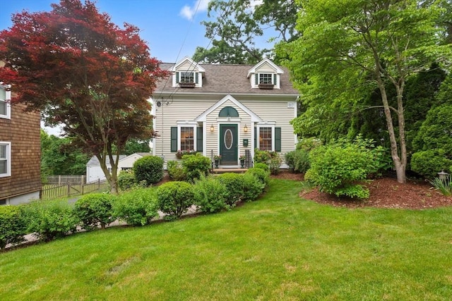 39 Park Ave, Wellesley, MA 02481 - cape cod-style house featuring a shingled roof
