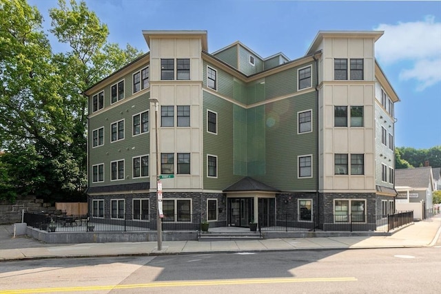 18 Robert St Unit 6, Boston, MA 02131 - view of building exterior
