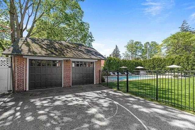 view of detached garage