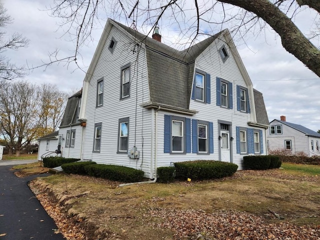 view of side of property