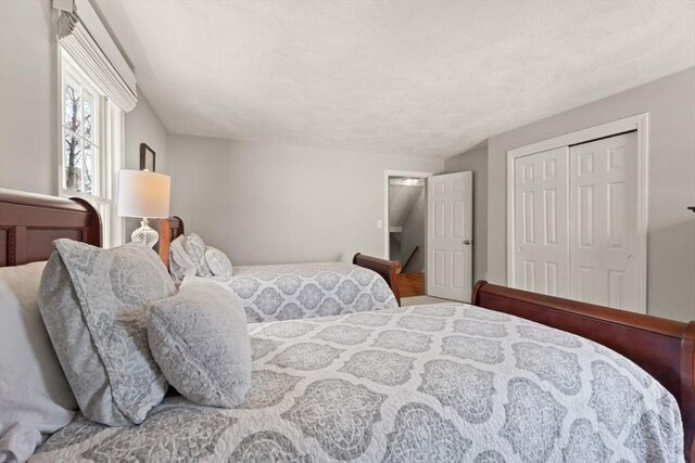 bedroom featuring a closet
