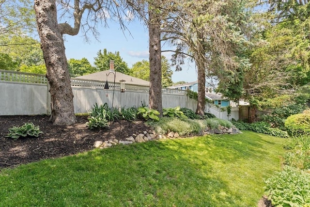 6 Hayes Rd, Salem, MA 01970 - view of yard
