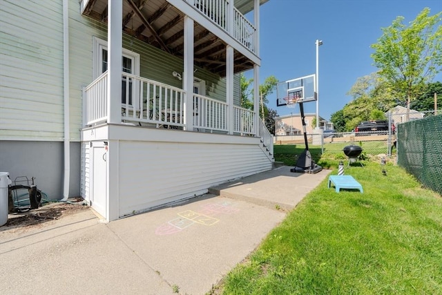 69-71 Pond St, Waltham, MA 02451 - view of side of home