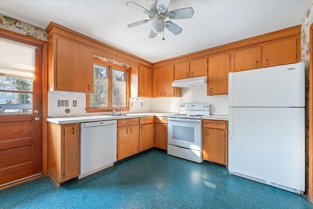 kitchen with ceiling fan, plenty of natural light, sink, and white appliances