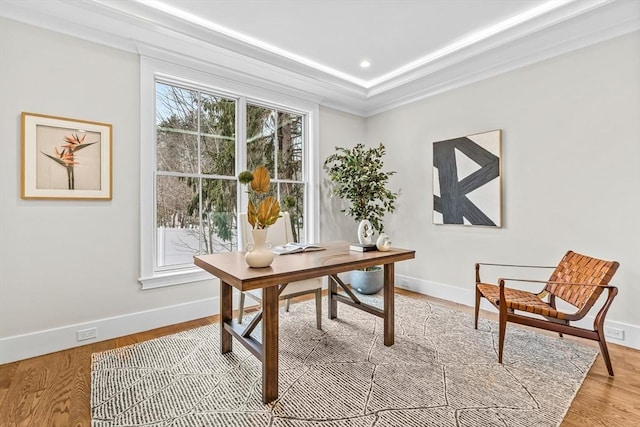 office with crown molding, light wood-style floors, recessed lighting, and baseboards