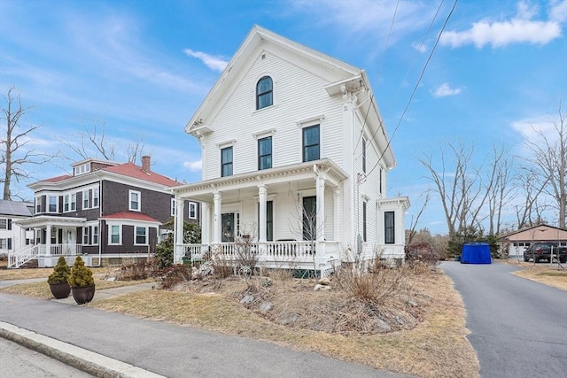 view of front of house featuring a porch