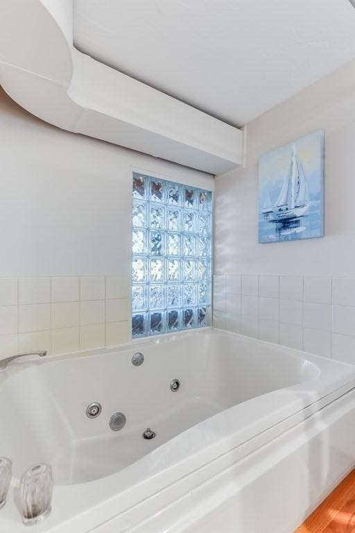 40 Oceanside Dr Unit 40, Hull, MA 02045 - full bath with a jetted tub