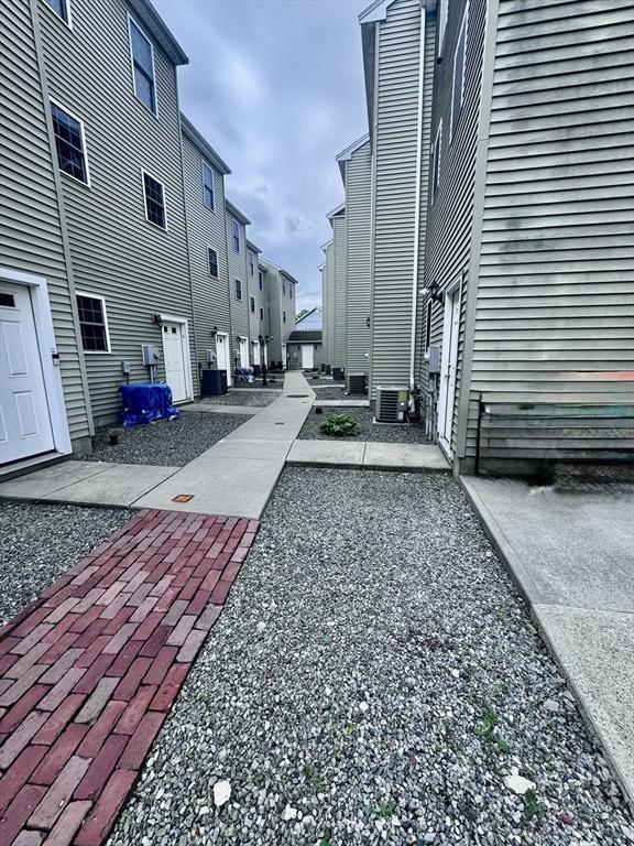 view of yard with cooling unit