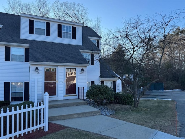 view of front of property