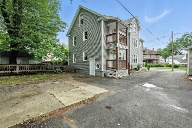 31-33 Dorset St, Springfield, MA 01108 - view of property exterior with a balcony