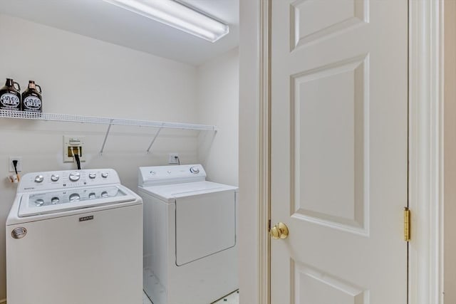 20 Crestview Cir, Barnstable, MA 02632 - laundry room with washing machine and dryer