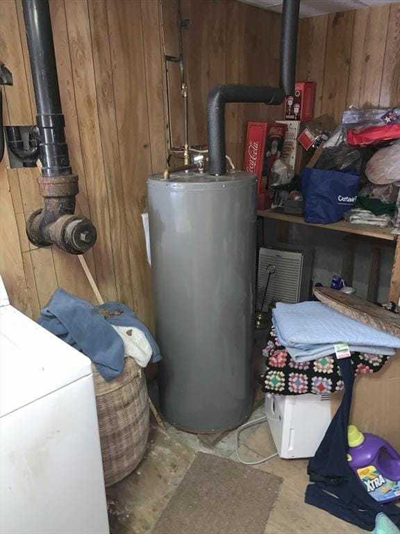 389 Breakneck Rd, Southbridge, MA 01550 - utilities featuring water heater