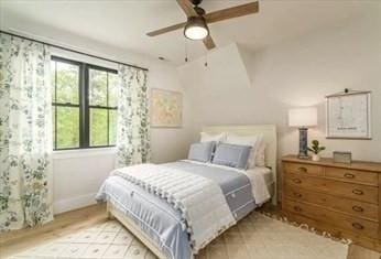 bedroom featuring ceiling fan