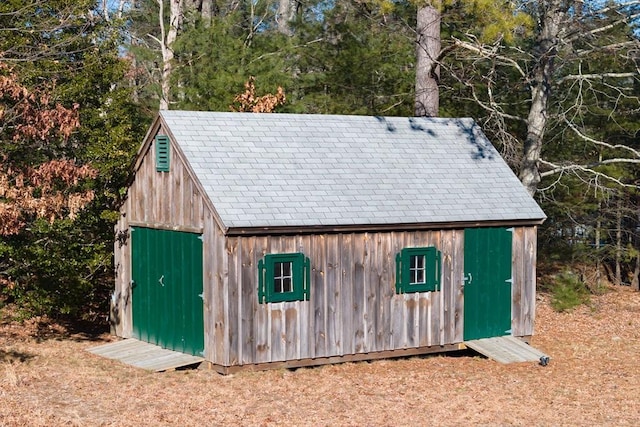 view of outbuilding