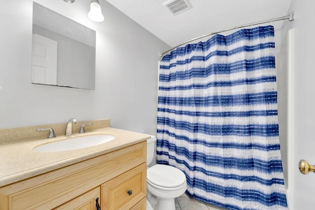 360 Littleton Rd Unit A5, Chelmsford, MA 01824 - full bath featuring vanity, toilet, and a shower with curtain