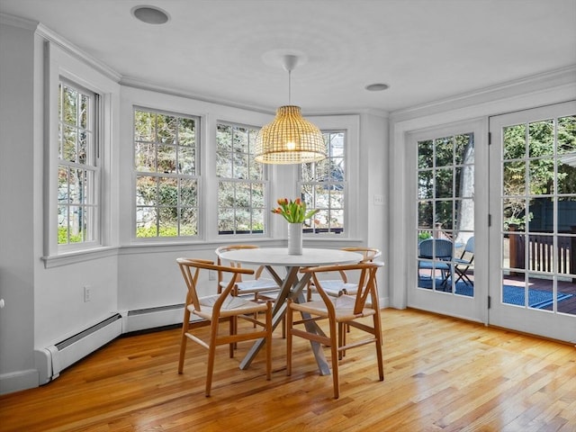 sunroom / solarium with a healthy amount of sunlight