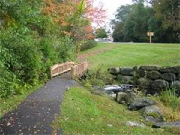 12 Perkins Ct Unit 12, Haverhill, MA 01832 - surrounding community with a yard